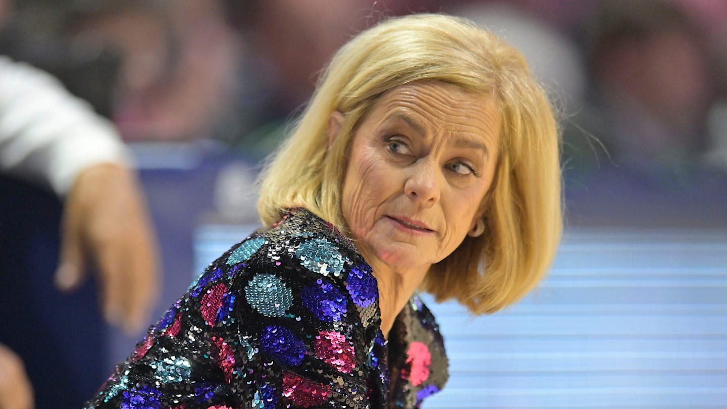 Kim Mulkey's bench player distinction is about more than meets the eye