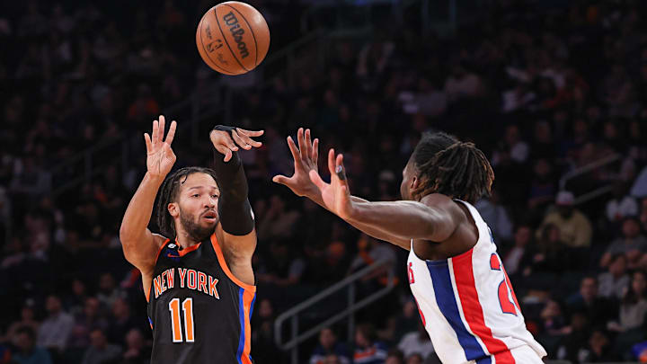 Nov 11, 2022; New York, New York, USA; New York Knicks guard Jalen Brunson (11) passes the ball against Detroit Pistons center Isaiah Stewart (28) during the second half at Madison Square Garden. Mandatory Credit: Vincent Carchietta-Imagn Images