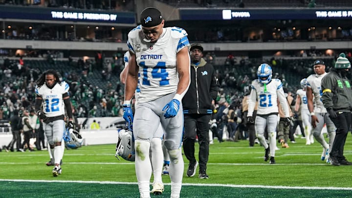 Lions star Amon-Ra St. Brown appeared to suffer a right leg injury early in Thursday's Thanksgiving game against the Packers.