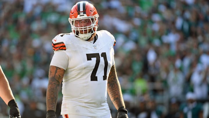 Oct 13, 2024; Philadelphia, Pennsylvania, USA; Cleveland Browns offensive tackle Jedrick Wills Jr. (71) against the Philadelphia Eagles at Lincoln Financial Field. Mandatory Credit: Eric Hartline-Imagn Images