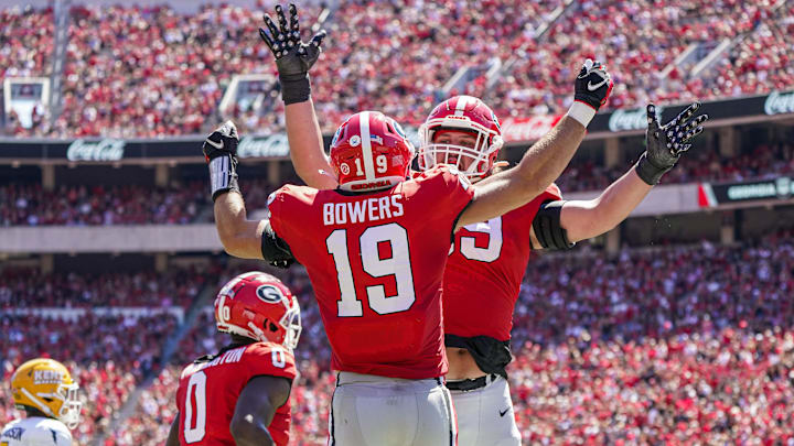 Georgia Bulldogs tight end Brock Bowers (19)