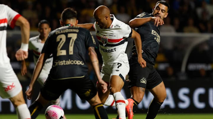 Lucas teve atuação discreta em Criciúma Lucas teve atuação discreta em Criciúma