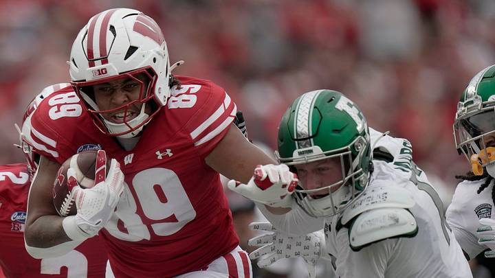 Wisconsin tight end Jacob Harris (89) makes a 32-yard reception during the second quarter of their game against Eastern Michigan Saturday, Sept. 19, 2026 at Camp Randall Stadium in Madison, Wisconsin.