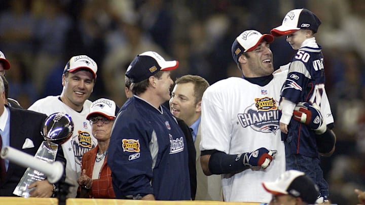Mike Vrabel caught a touchdown for the Patriots in Super Bowl XXXVIII. Mike Vrabel caught a touchdown for the Patriots in Super Bowl XXXVIII.