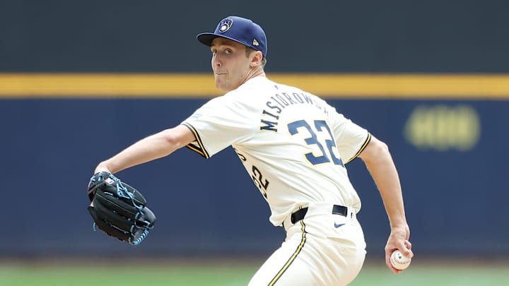 Pittsburgh Pirates v Milwaukee Brewers