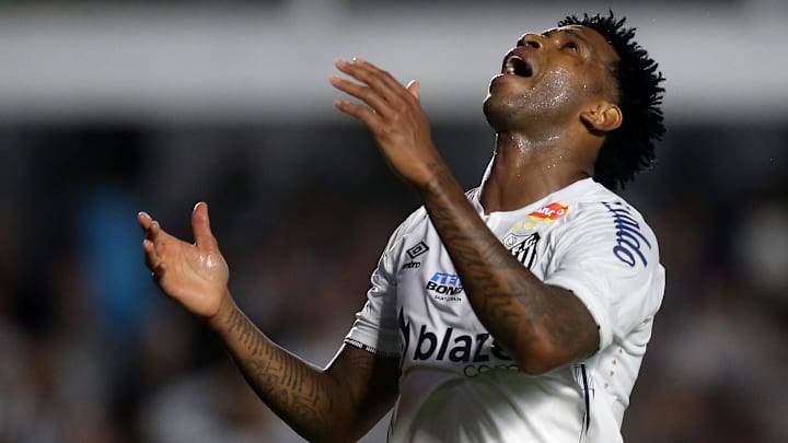 Gil é figura importante no time do Santos Gil é figura importante no time do Santos