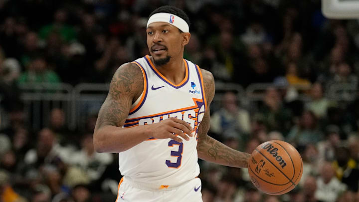 Phoenix Suns v Milwaukee Bucks