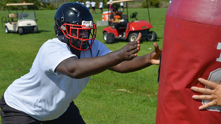 Eastern Kentucky offensive lineman Fred Hinton in 2023