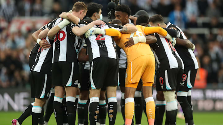 Die Mannschaft von Newcastle United beweist Zusammenhalt. Nur außerhalb des Platzes hat der Klub kaum Verbündete.