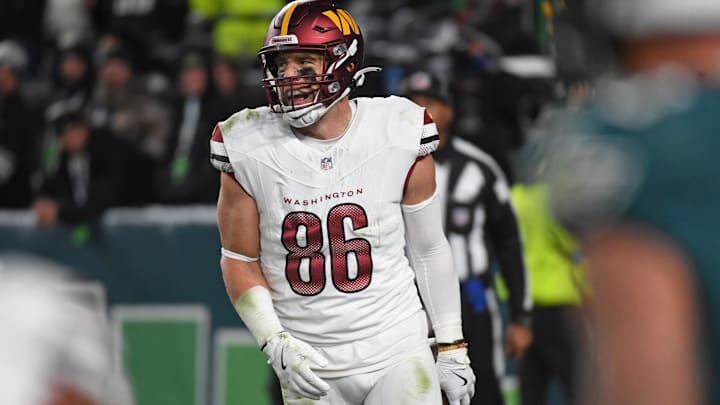 Nov 14, 2024; Philadelphia, Pennsylvania, USA; Washington Commanders tight end Zach Ertz (86) against the Philadelphia Eagles at Lincoln Financial Field. Mandatory Credit: Eric Hartline-Imagn Images