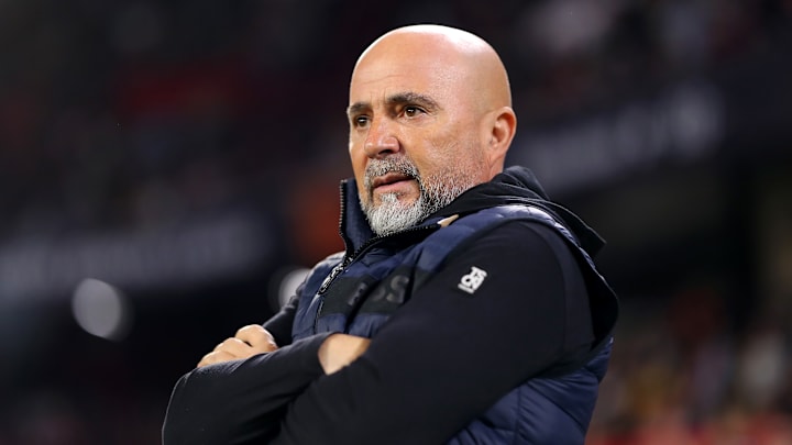 O treinador assinou contrato com o rubro-negro até o final de 2024