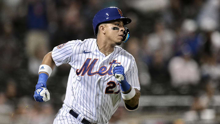 Aug 29, 2023; New York City, New York, USA; New York Mets third baseman Mark Vientos (27) rounds the