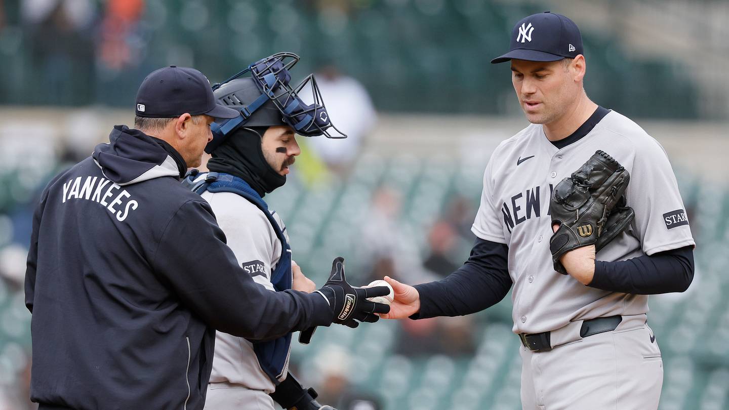 Yankees Designate Ottavino as Hamilton Returns from Injury