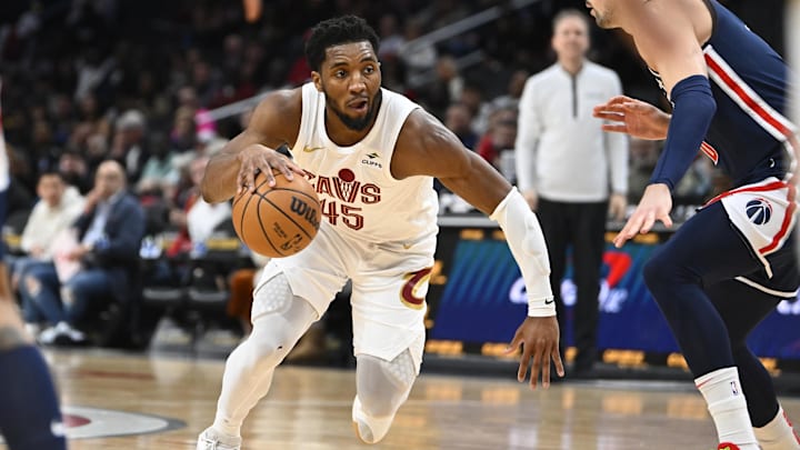  Cleveland Cavaliers guard Donovan Mitchell (45).