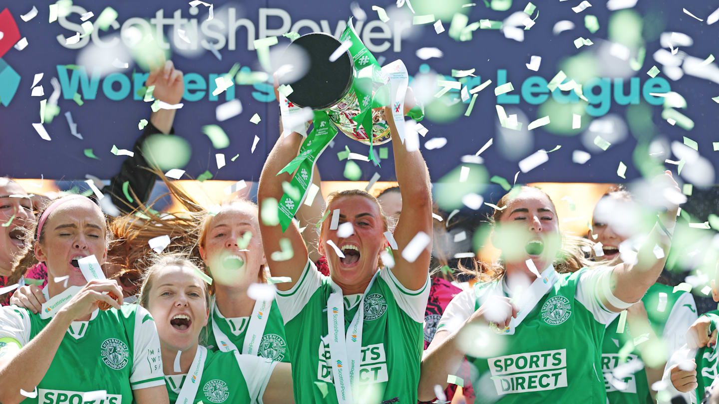 Magazine - SCOTTISH WOMEN'S FOOTBALL