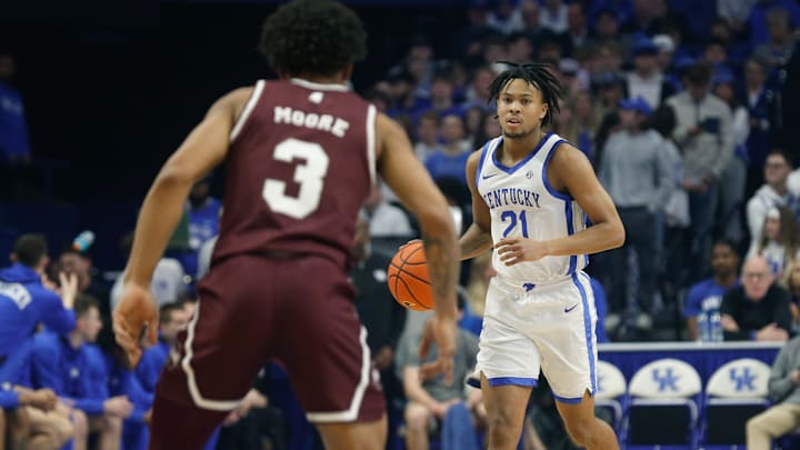 Kentucky   s D.J. Wagner brings the ball up the court against Mississippi State   s Shakeel Moore