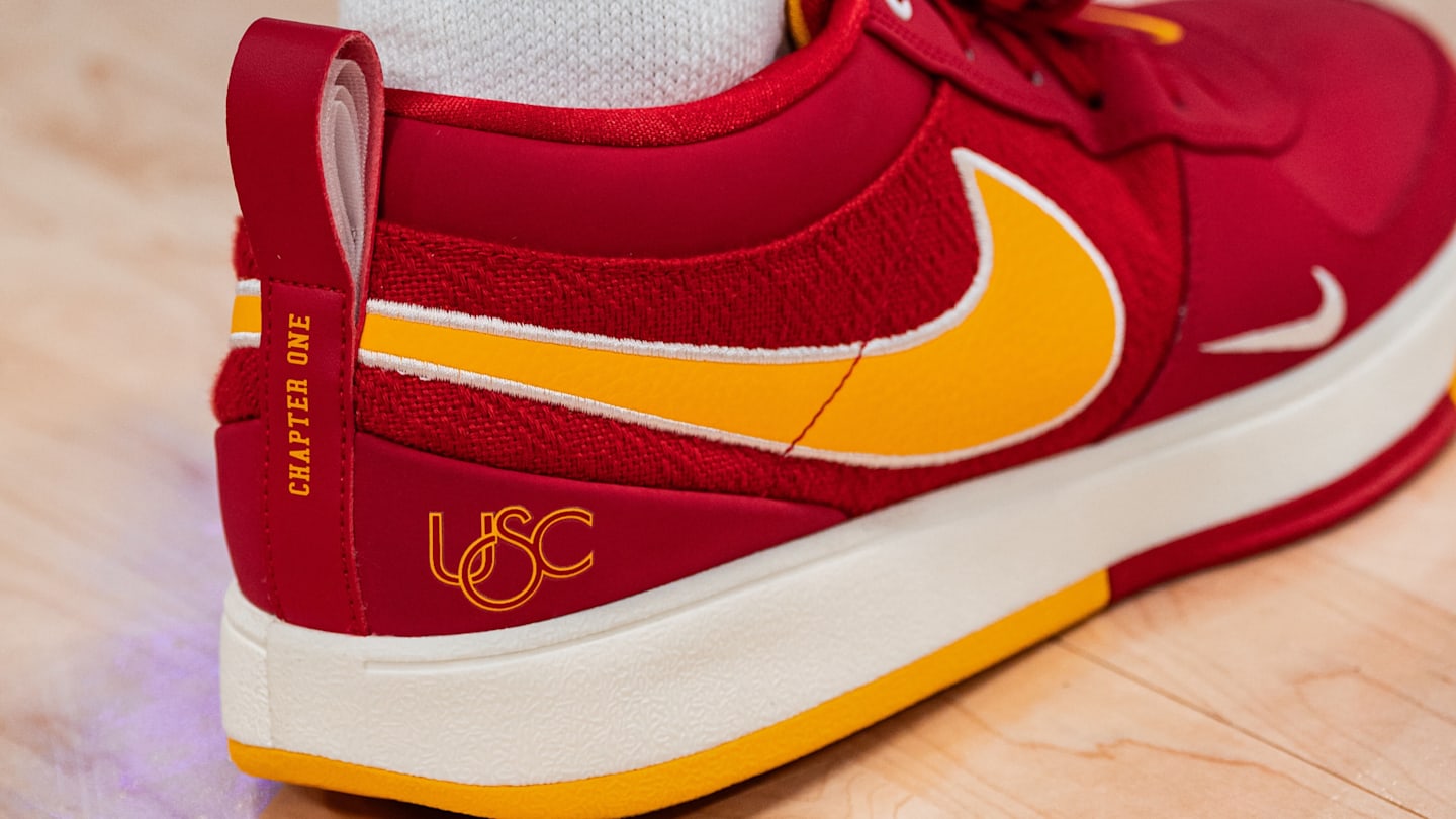 usc nike trainers