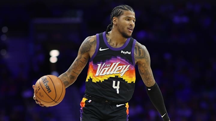 Jan 20, 2026; Philadelphia, Pennsylvania, USA; Phoenix Suns guard Jalen Green (4) dribbles the ball against the Philadelphia 76ers during the first quarter at Xfinity Mobile Arena. Mandatory Credit: Bill Streicher-Imagn Images
