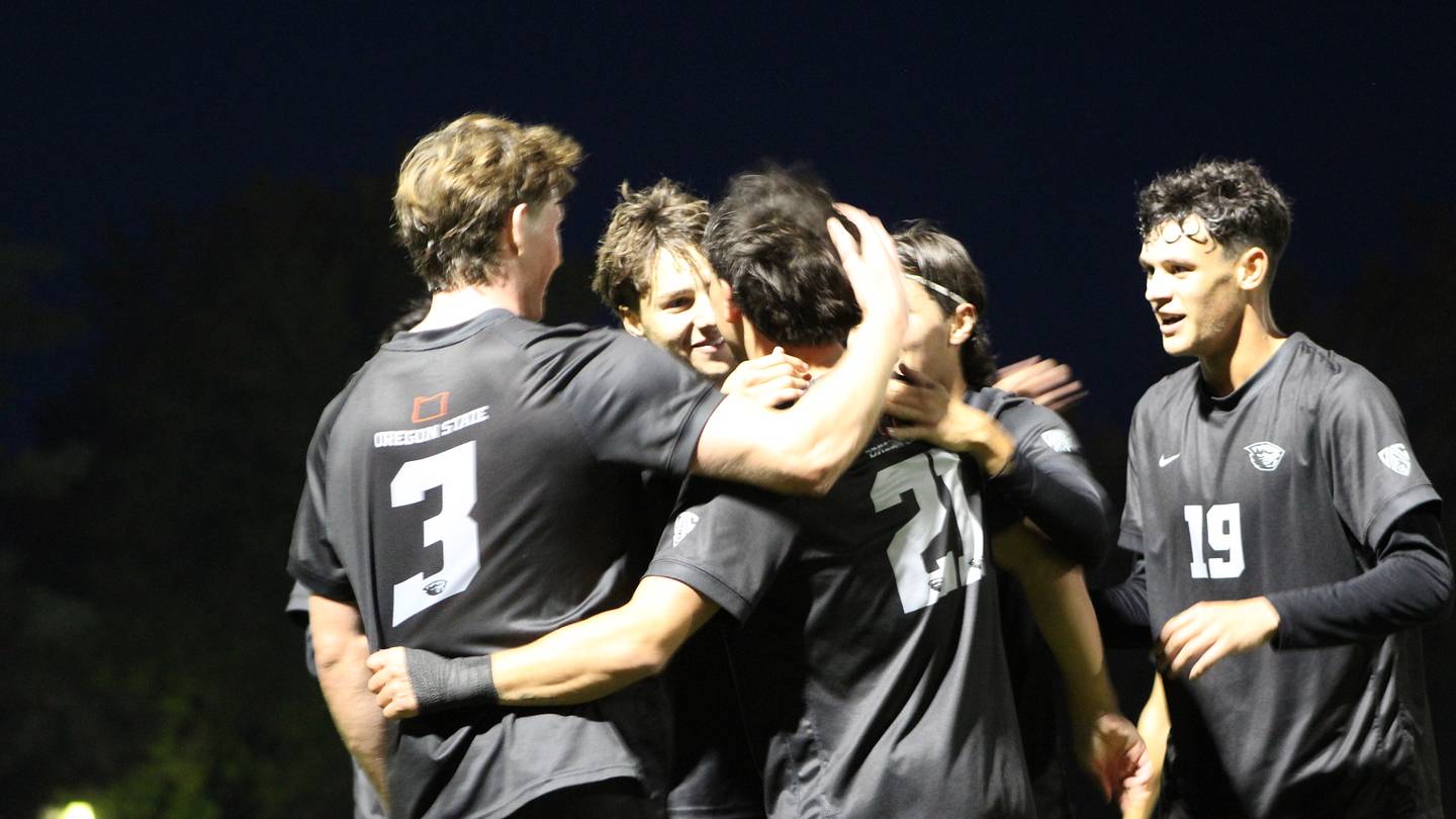 Late Scoring Surge Gives Oregon State a 4-1 Win Over UC Riverside