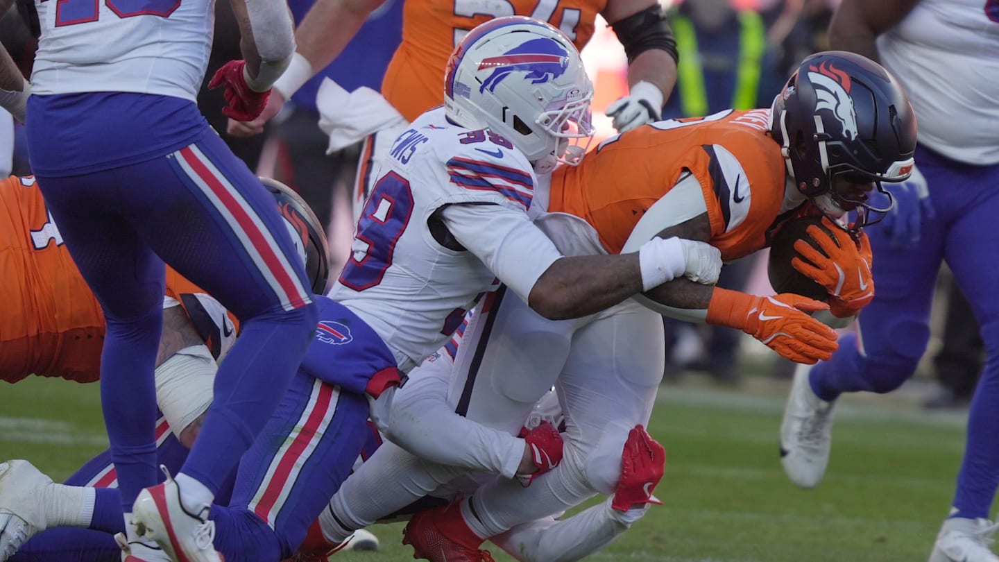 The Cam Lewis Signing Raises One Question: CJGJ Replacement or Jonathan Owens Upgrade?