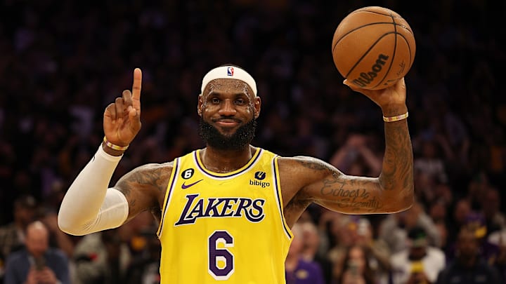 Oklahoma City Thunder v Los Angeles Lakers