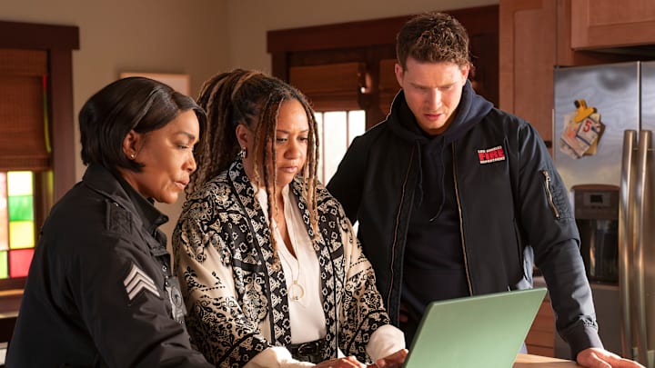 9-1-1 - ÒLab RatsÓ - Athena and Buck are in a race against time to rescue the rest of the 118 following the fire in the bio lab. THURSDAY, APRIL 17 (THURSDAY, APRIL 17) on ABC. ANGELA BASSETT, TRACIE THOMS, OLIVER STARK