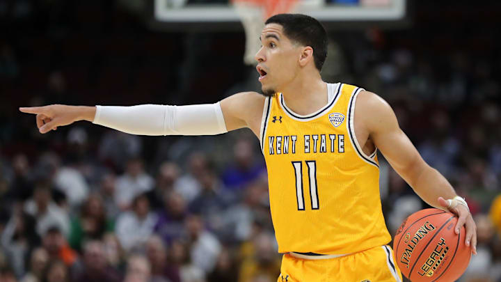 Kent State Golden Flashes guard Giovanni Santiago (11) calls out to his guys during the first half