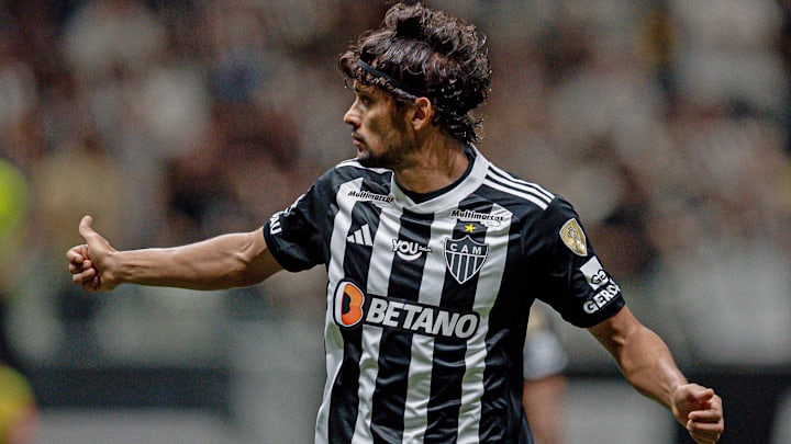 Meio-campista tem experiência em decisões