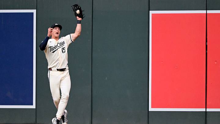 Aug 29, 2026; Minneapolis, Minnesota, USA; Minnesota Twins outfielder Luke Keaschall (15) makes a leaping catch on a fly ball against the Chicago White Sox during the ninth inning at Target Field. Mandatory Credit: Nick Wosika-Imagn Images Aug 29, 2026; Minneapolis, Minnesota, USA; Minnesota Twins outfielder Luke Keaschall (15) makes a leaping catch on a fly ball against the Chicago White Sox during the ninth inning at Target Field. Mandatory Credit: Nick Wosika-Imagn Images