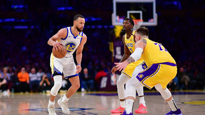 Stephen Curry during the fourth quarter of the Warriors-Lakers game on Thursday.