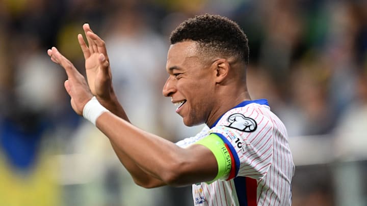 Kylian Mbappé est désormais le deuxième meilleur buteur de l'histoire des Bleus, ex æquo avec Thierry Henry. Kylian Mbappé est désormais le deuxième meilleur buteur de l'histoire des Bleus, ex æquo avec Thierry Henry.