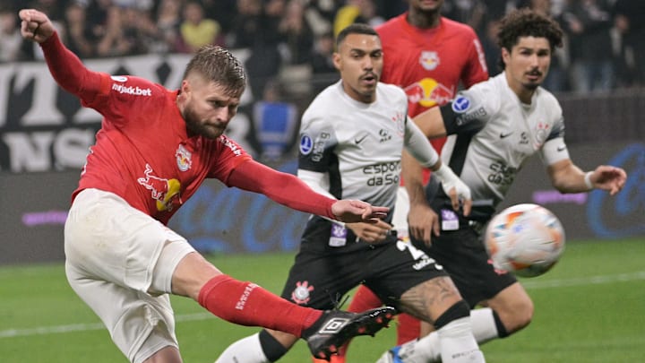 Eduardo Sasha renovou contrato e segue no Massa Bruta em 2025