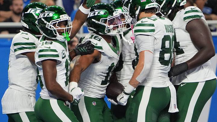New York Jets tight end Kenyon Sadiq (16) is helped up after scoring a touchdown during the first half of the NFL game at Ford Field in Detroit, Sunday, Sept. 27, 2026. New York Jets tight end Kenyon Sadiq (16) is helped up after scoring a touchdown during the first half of the NFL game at Ford Field in Detroit, Sunday, Sept. 27, 2026.