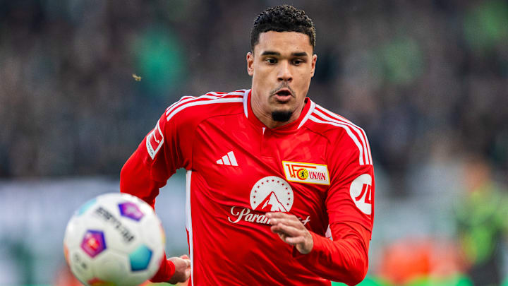 Danilho Doekhi hat das Interesse mehrerer Klubs auf sich gezogen Danilho Doekhi hat das Interesse mehrerer Klubs auf sich gezogen