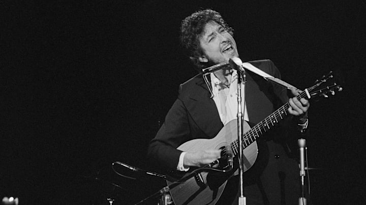 Bob Dylan Performing