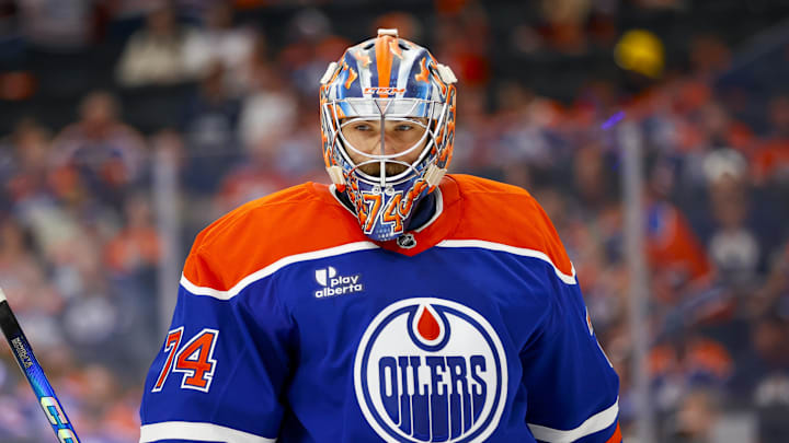 Edmonton Oilers goaltender Stuart Skinner (74)