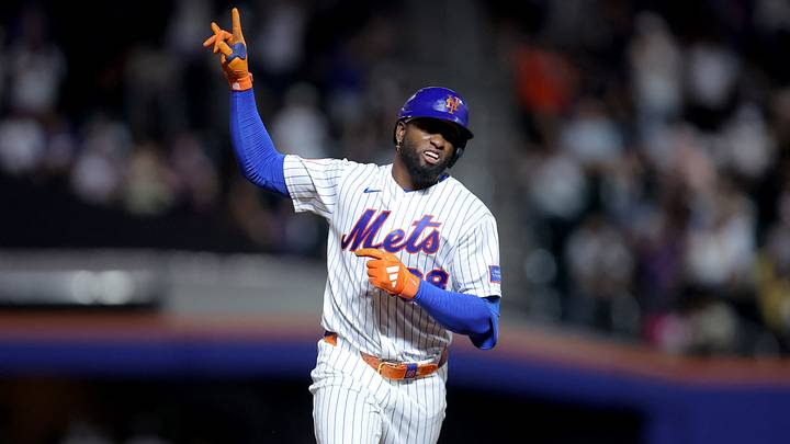 Aug 18, 2026; New York City, New York, USA; New York Mets center fielder Luis Robert Jr. (88) rounds the bases after hitting a solo home run against the San Diego Padres during the eighth inning at Citi Field. Mandatory Credit: Brad Penner-Imagn Images Aug 18, 2026; New York City, New York, USA; New York Mets center fielder Luis Robert Jr. (88) rounds the bases after hitting a solo home run against the San Diego Padres during the eighth inning at Citi Field. Mandatory Credit: Brad Penner-Imagn Images