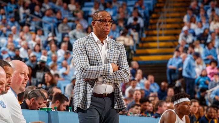 Hubert Davis is taking heat after the Tar Heels fell to 13-9 on the season.