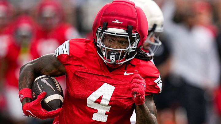 Ohio State Wide receiver Jeremiah Smith runs with the ball during the Ohio State football spring game at Ohio Stadium Ohio State Wide receiver Jeremiah Smith runs with the ball during the Ohio State football spring game at Ohio Stadium