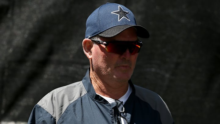 Dallas Cowboys defensive coordinator Mike Zimmer Dallas Cowboys defensive coordinator Mike Zimmer