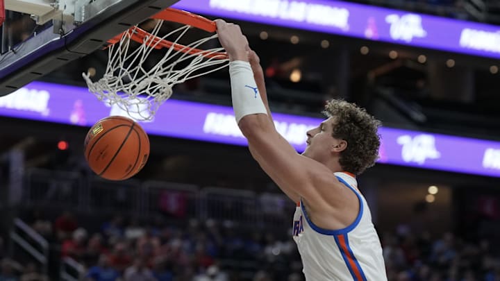 Florida is one of the top favorites to win the college basketball national championship. Florida is one of the top favorites to win the college basketball national championship.