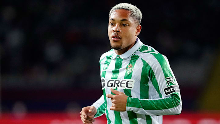 Emprestado pelo Barcelona, Vitor Roque tem contrato até o meio do ano com o Betis