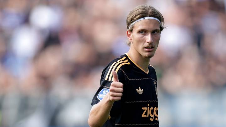 Daumen hoch: Mika Godts wechselt nach Paris Daumen hoch: Mika Godts wechselt nach Paris