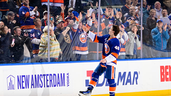 Toronto Maple Leafs v New York Islanders