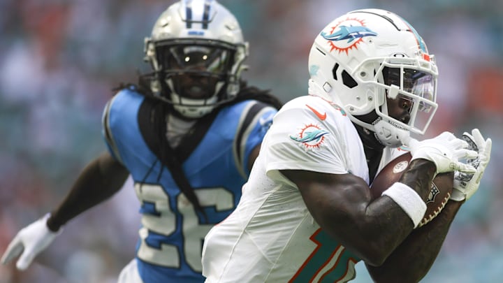 Oct 15, 2023; Miami Gardens, Florida, USA; Miami Dolphins wide receiver Tyreek Hill (10) catches the