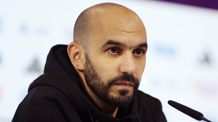 Sem papas na língua, Walid Regragui fala que Marrocos sonha com o título da Copa do Mundo e ‘cutuca’ europeus: “Queremos ganhar pela África”.