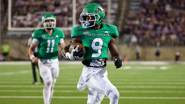 North Dakota Fighting Hawks running back Sawyer Seidl (9)