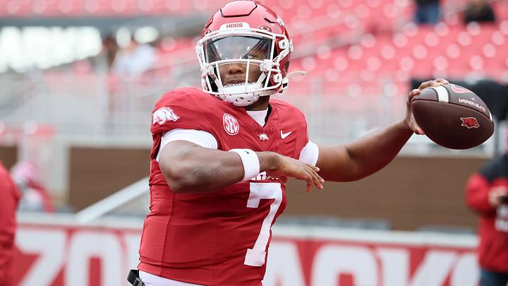 Arkansas Razorbacks quarterback KJ Jackson (7) warms up prior to a game against the Missouri Tigers at Razorback Stadium. 