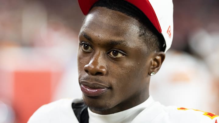 Aug 9, 2025; Glendale, Arizona, USA; Kansas City Chiefs wide receiver Xavier Worthy (1) against the Arizona Cardinals during a preseason NFL game at State Farm Stadium. Mandatory Credit: Mark J. Rebilas-Imagn Images Aug 9, 2025; Glendale, Arizona, USA; Kansas City Chiefs wide receiver Xavier Worthy (1) against the Arizona Cardinals during a preseason NFL game at State Farm Stadium. Mandatory Credit: Mark J. Rebilas-Imagn Images