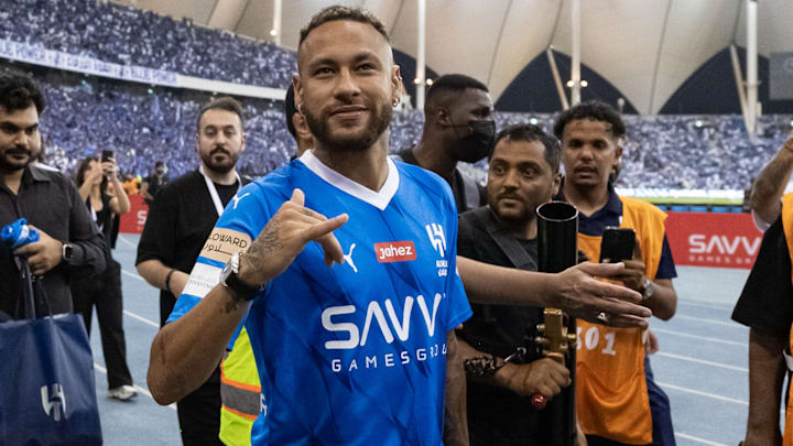 Neymar a été présenté à ses nouveaux supporters ce samedi soir. 